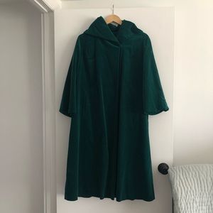 Emerald green velvet silk lined opera cape w/ hood